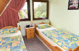 Schlafzimmer mit 2 Einzelbetten